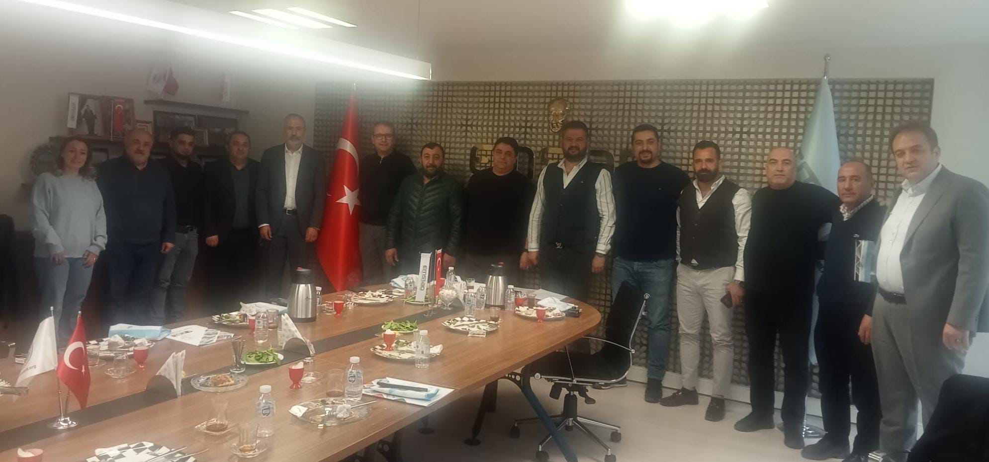 EMSİAD DERNEK MERKEZİNDE KAHVALTI ETKİNLİĞİ